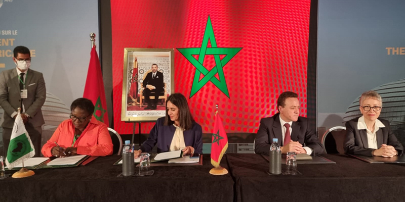 BAD: Signature de la documentation juridique des projets "Nador West Med" et "Aéroport de Rabat-Salé"