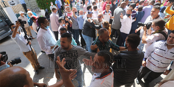EN IMAGES - L'élection du maire de Rabat reportée après une ambiance tendue