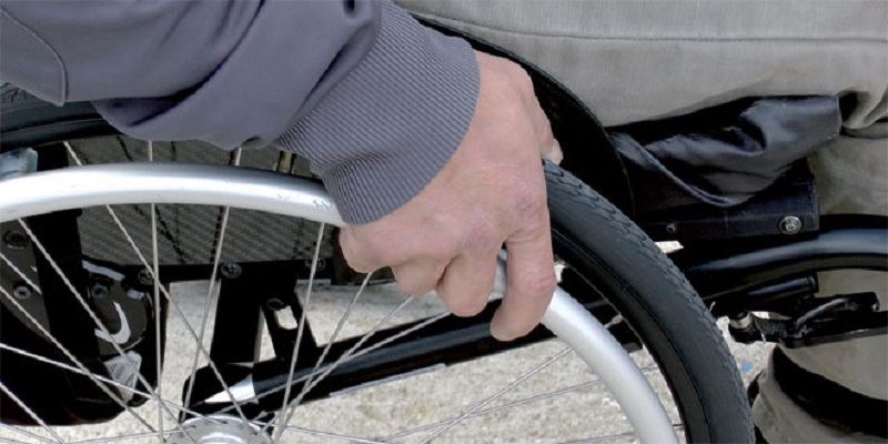 Appui aux personnes handicapées sans ressources : l