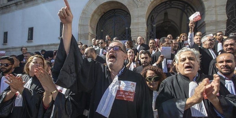 Tunisie: suspension de la révocation de juges décidée par le président