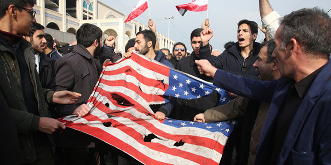 Des milliers d'Irakiens manifestent contre Téhéran et Washington