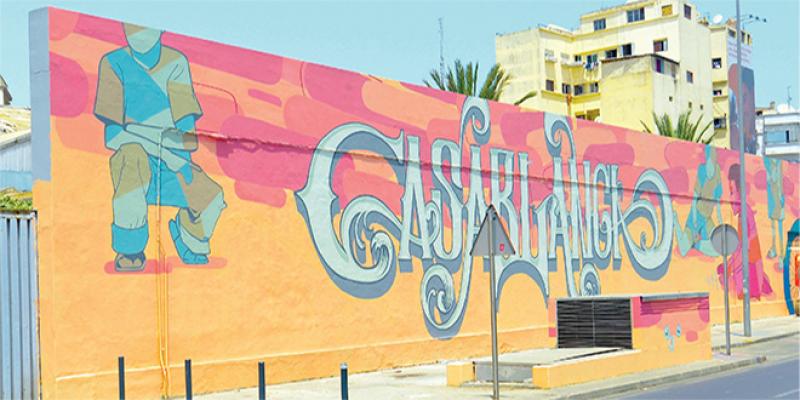 Casamouja orne les murs de la ville blanche