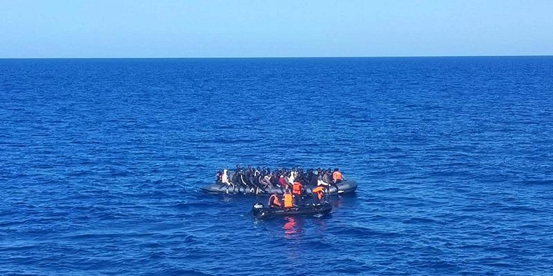 Laâyoune : les FAR secourent 55 migrants en route pour les Canaries