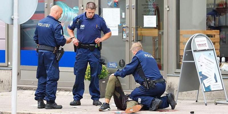 Attentat en Finlande: deux morts et huit blessés	