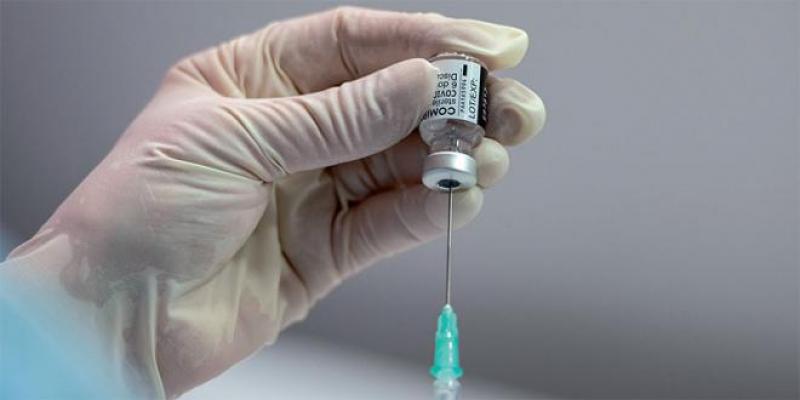 Les vaccins efficaces contre «tous les variants du virus», rassure l’OMS!